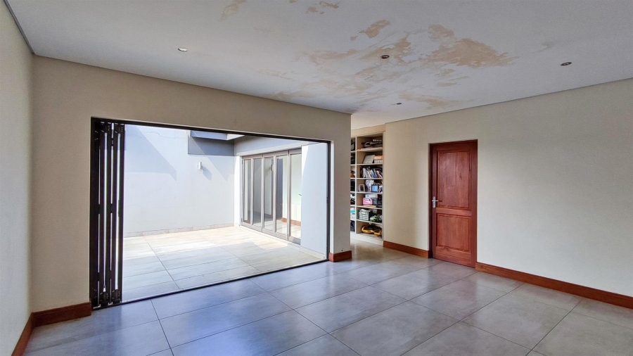 5 Bedroom Property for Sale in Helderwyk Gauteng