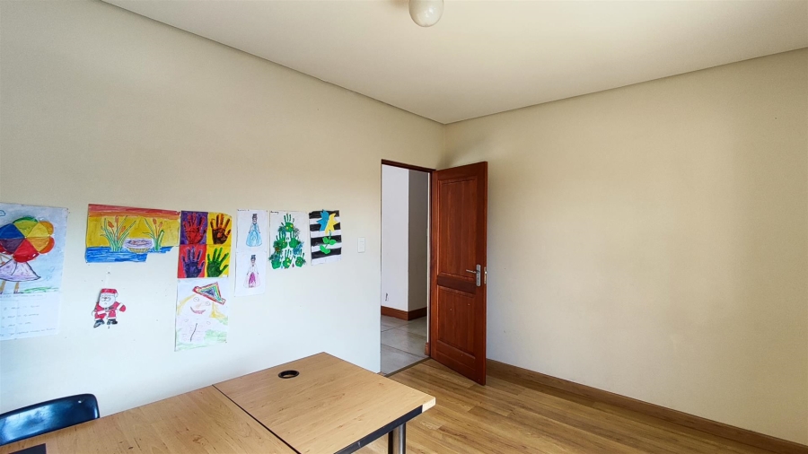 5 Bedroom Property for Sale in Helderwyk Gauteng