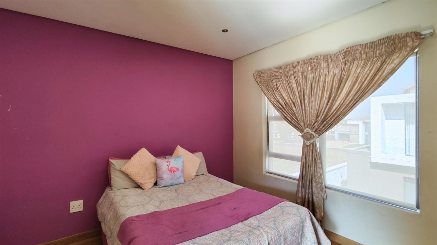 5 Bedroom Property for Sale in Helderwyk Gauteng