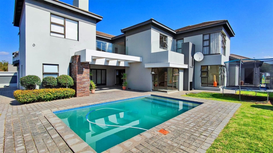 5 Bedroom Property for Sale in Helderwyk Gauteng