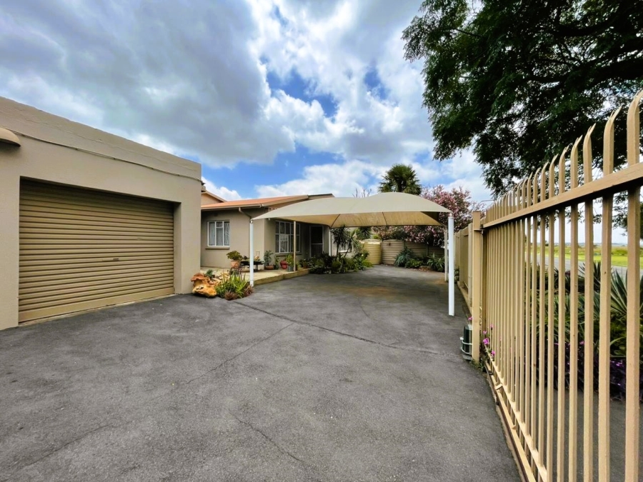 3 Bedroom Property for Sale in Minnebron Gauteng