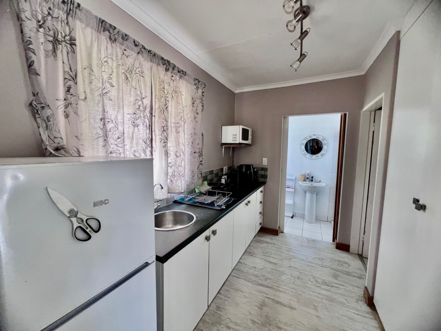 To Let 1 Bedroom Property for Rent in Waterkloof Gauteng