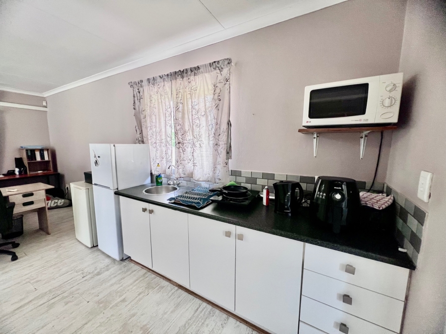 To Let 1 Bedroom Property for Rent in Waterkloof Gauteng