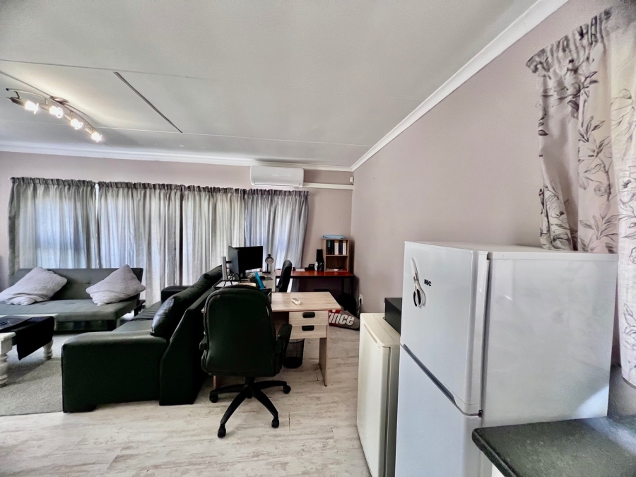 To Let 1 Bedroom Property for Rent in Waterkloof Gauteng
