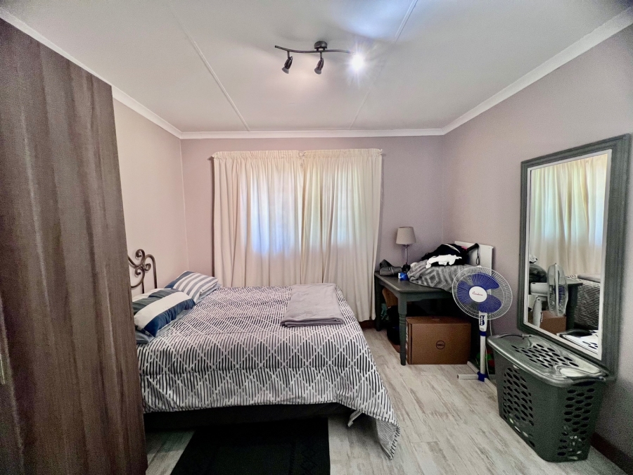 To Let 1 Bedroom Property for Rent in Waterkloof Gauteng