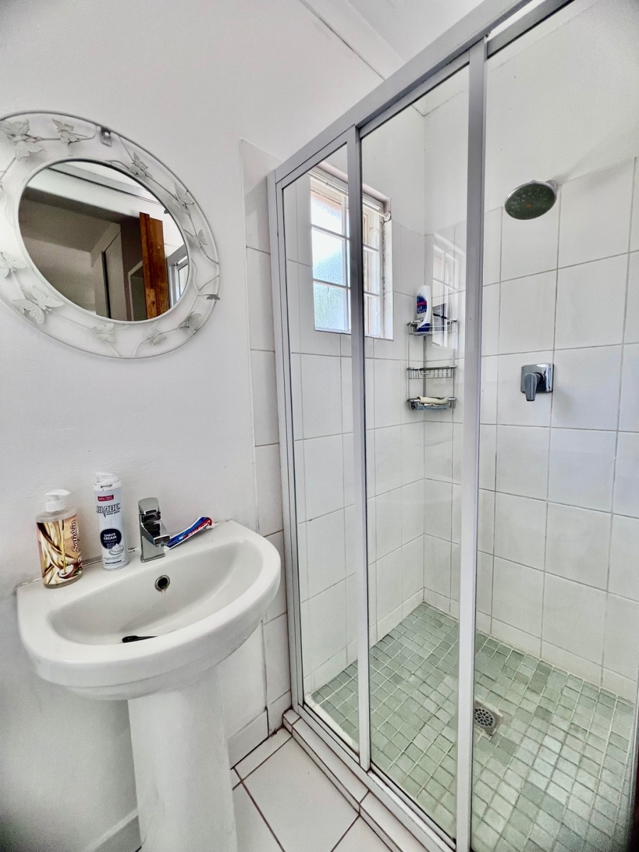 To Let 1 Bedroom Property for Rent in Waterkloof Gauteng