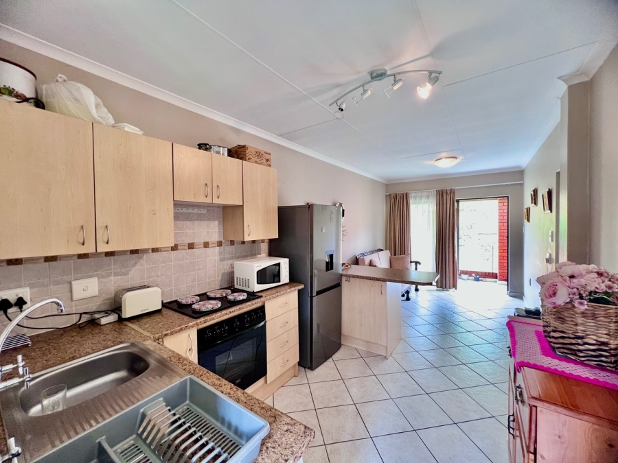 1 Bedroom Property for Sale in Die Wilgers Gauteng