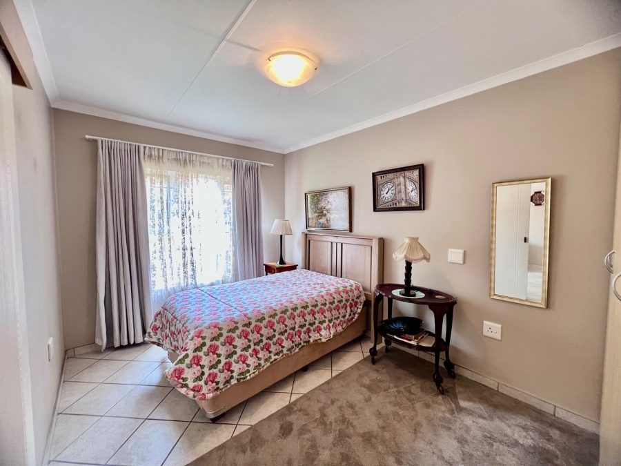 1 Bedroom Property for Sale in Die Wilgers Gauteng