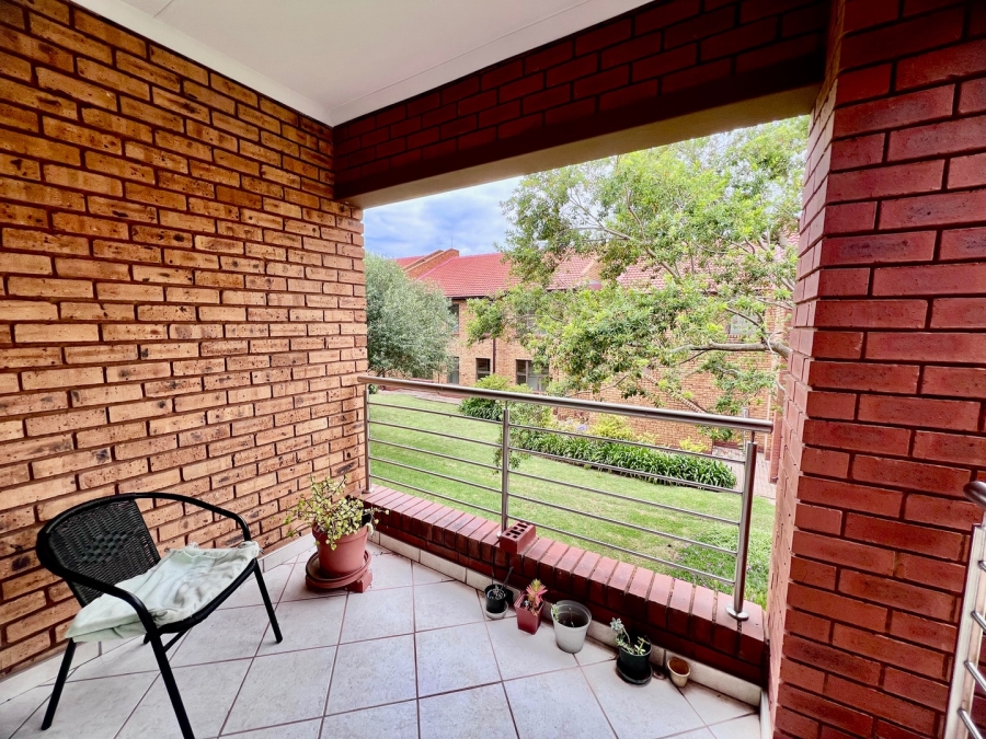 1 Bedroom Property for Sale in Die Wilgers Gauteng