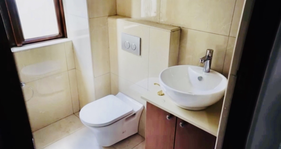 5 Bedroom Property for Sale in Silver Lakes Gauteng