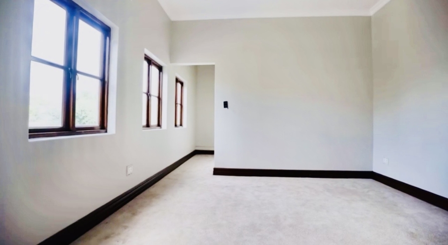 5 Bedroom Property for Sale in Silver Lakes Gauteng