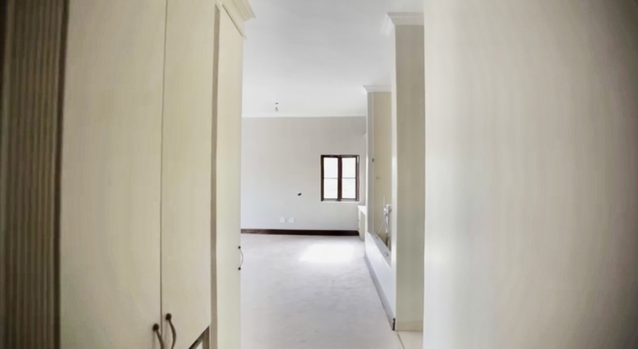 5 Bedroom Property for Sale in Silver Lakes Gauteng