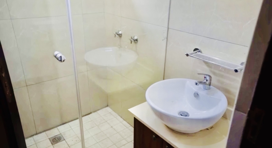 To Let 5 Bedroom Property for Rent in Silver Lakes Gauteng