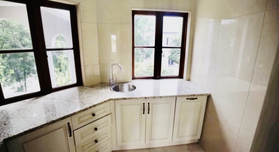 To Let 5 Bedroom Property for Rent in Silver Lakes Gauteng