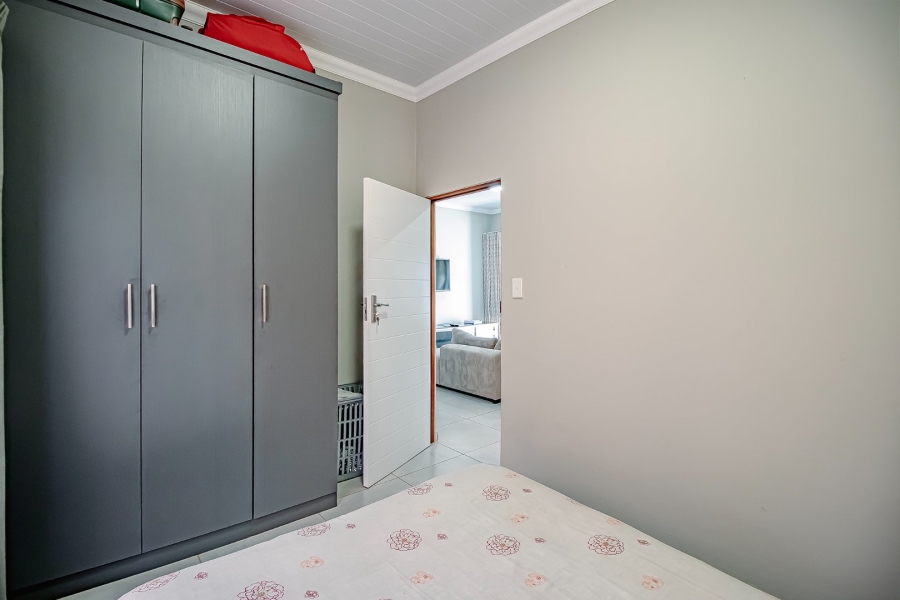 2 Bedroom Property for Sale in Annlin Gauteng