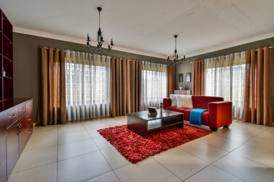 5 Bedroom Property for Sale in Gezina Gauteng