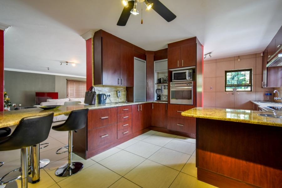 5 Bedroom Property for Sale in Gezina Gauteng