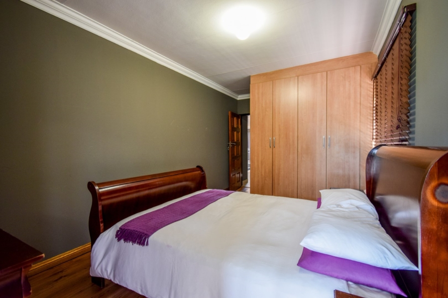 5 Bedroom Property for Sale in Gezina Gauteng