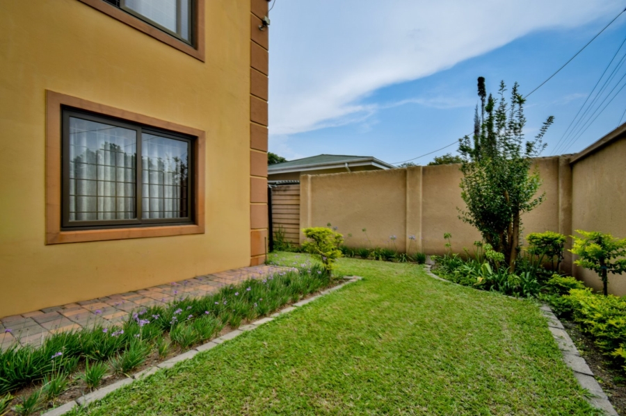 5 Bedroom Property for Sale in Gezina Gauteng