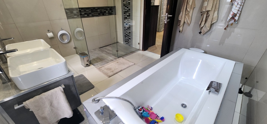 4 Bedroom Property for Sale in Laudium Gauteng