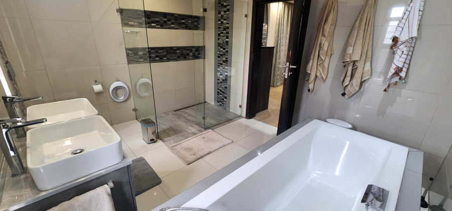 To Let 4 Bedroom Property for Rent in Laudium Gauteng