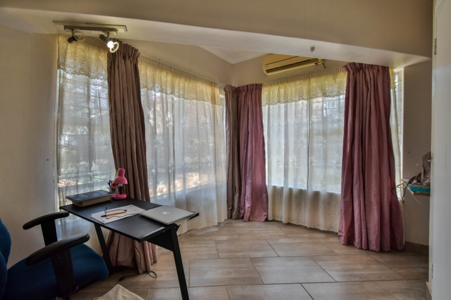 4 Bedroom Property for Sale in Sinoville Gauteng