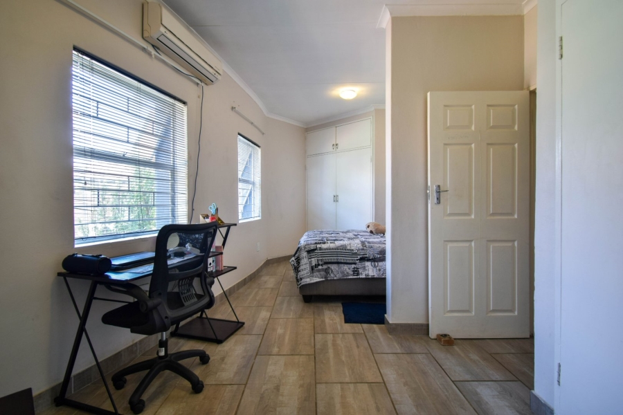 4 Bedroom Property for Sale in Sinoville Gauteng