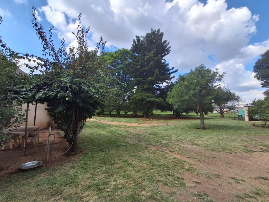  Bedroom Property for Sale in Blue Hills AH Gauteng