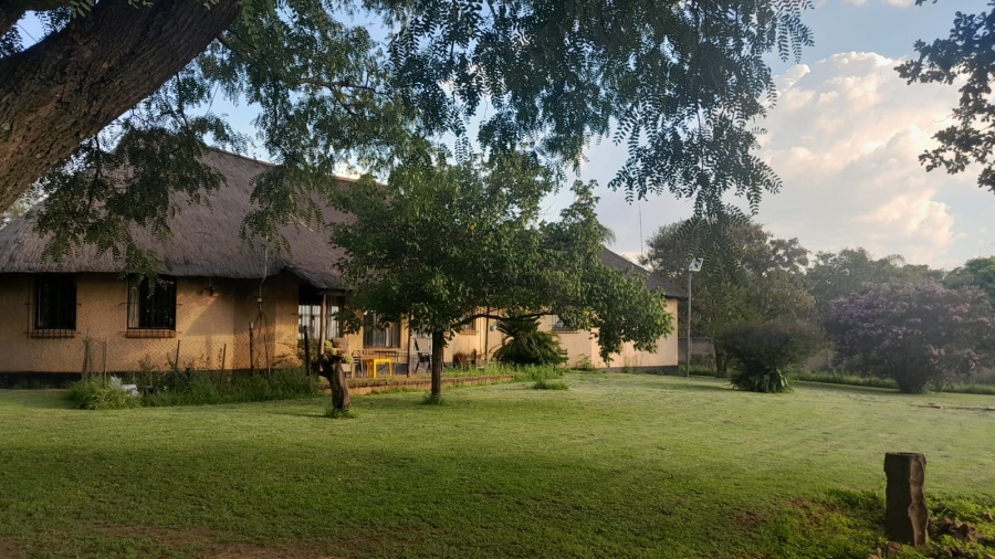  Bedroom Property for Sale in Blue Hills AH Gauteng