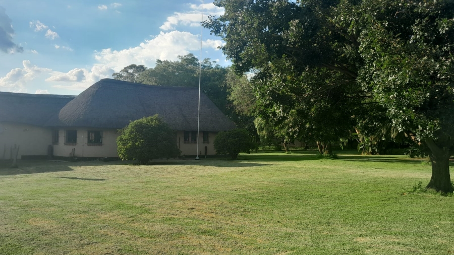  Bedroom Property for Sale in Blue Hills AH Gauteng