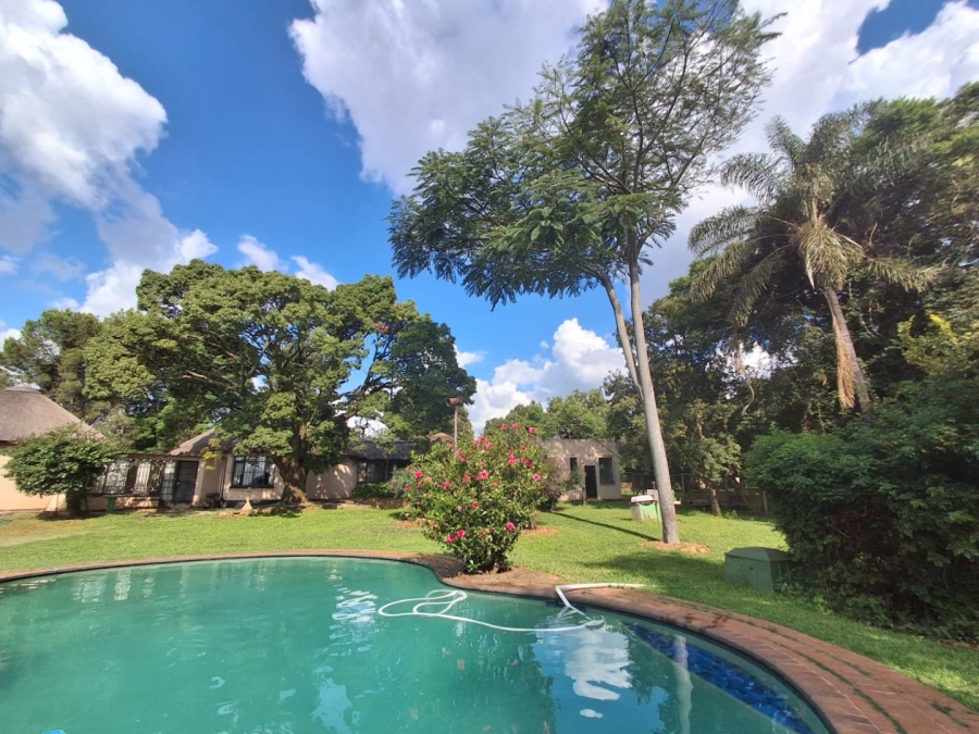  Bedroom Property for Sale in Blue Hills AH Gauteng