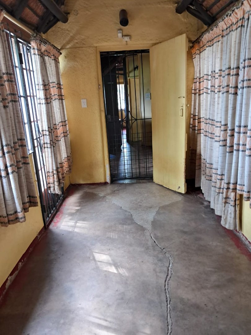 Commercial Property for Sale in Blue Hills AH Gauteng