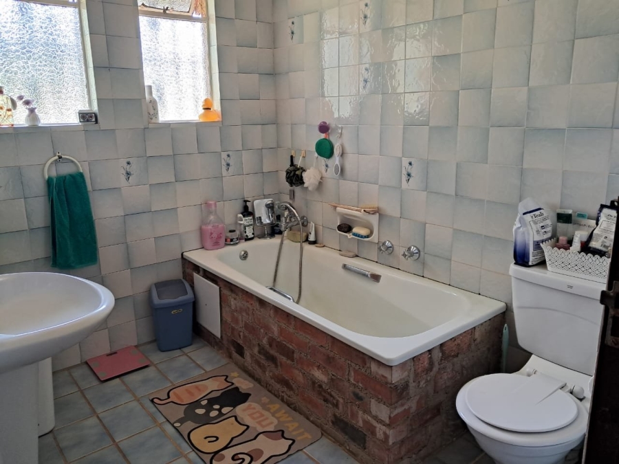 Commercial Property for Sale in Blue Hills AH Gauteng