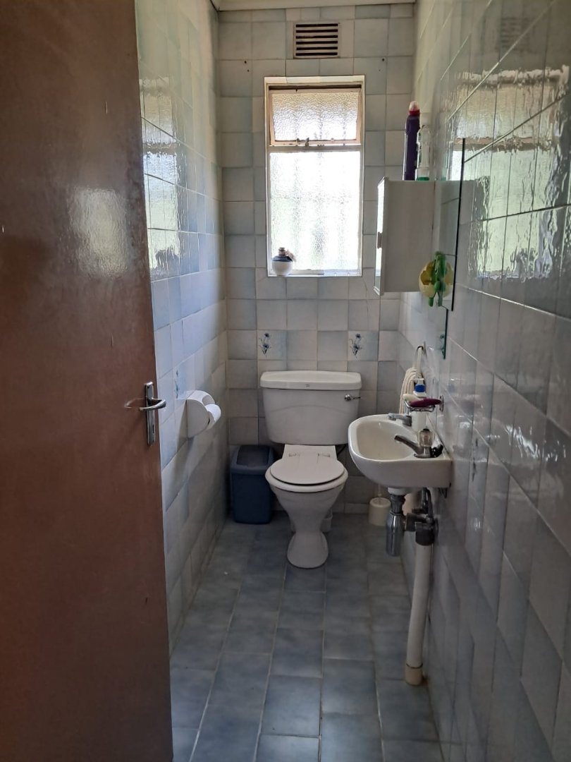 Commercial Property for Sale in Blue Hills AH Gauteng