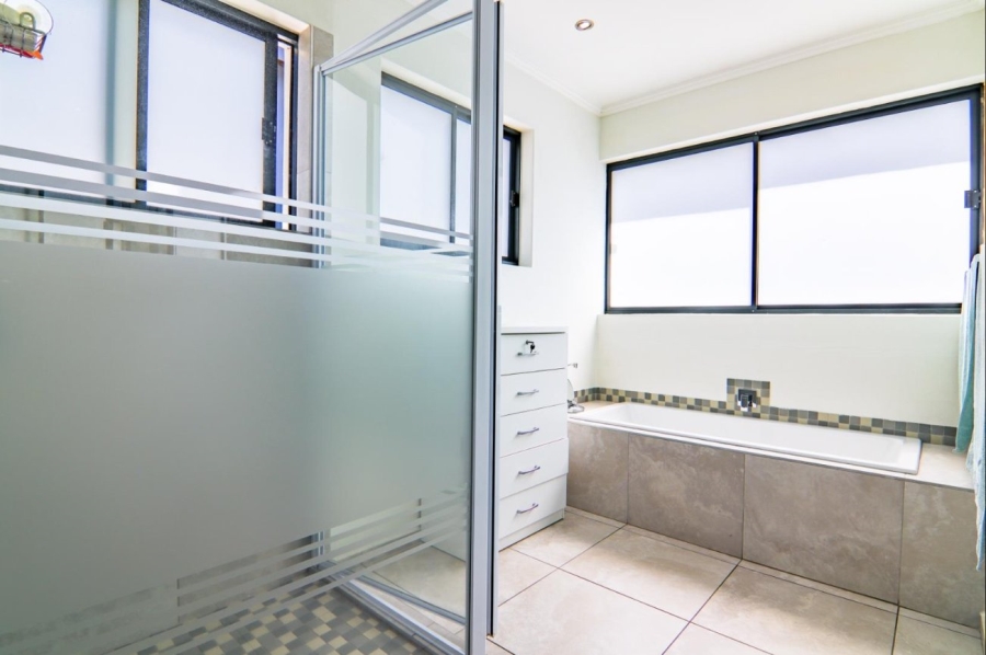 3 Bedroom Property for Sale in Edenburg Gauteng