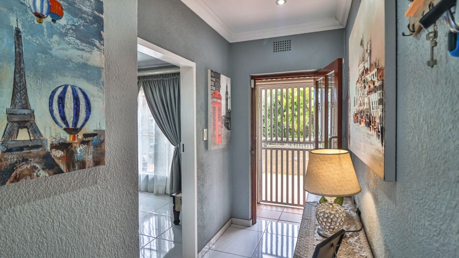 5 Bedroom Property for Sale in Glenvista Gauteng