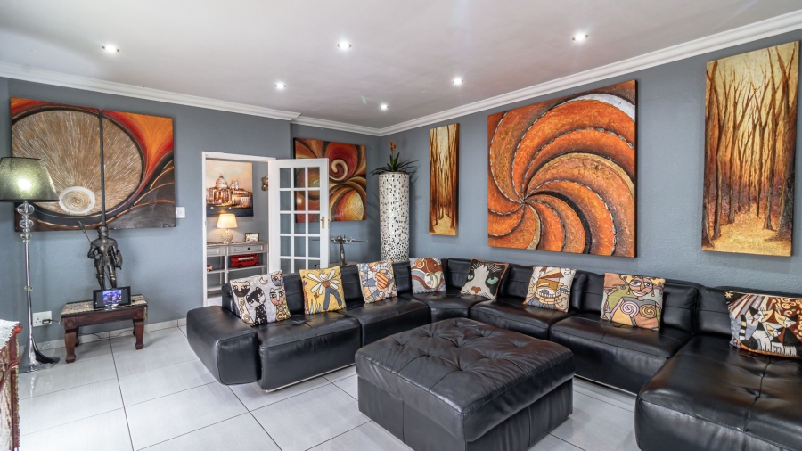 5 Bedroom Property for Sale in Glenvista Gauteng