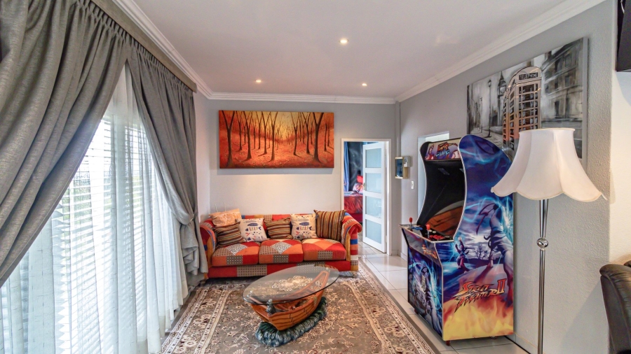 5 Bedroom Property for Sale in Glenvista Gauteng