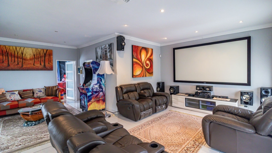 5 Bedroom Property for Sale in Glenvista Gauteng