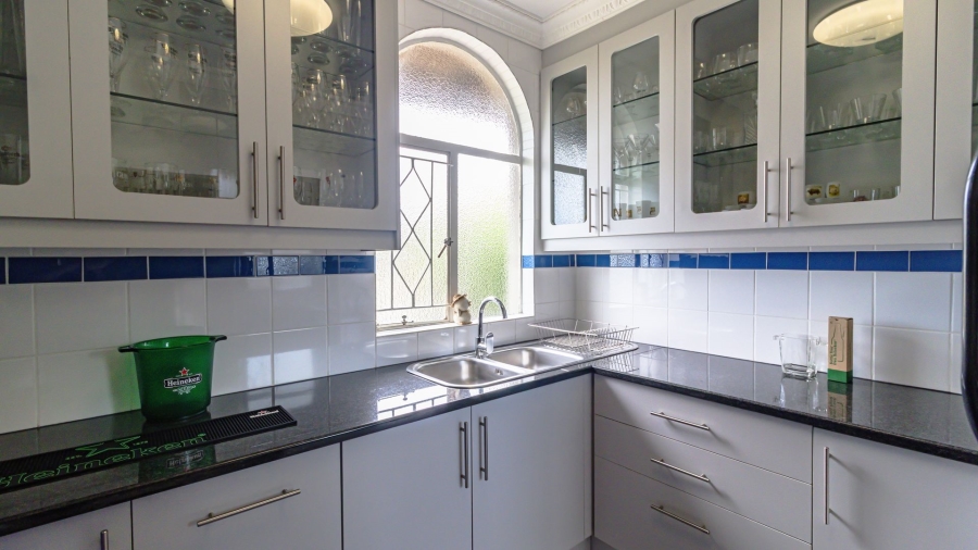 5 Bedroom Property for Sale in Glenvista Gauteng