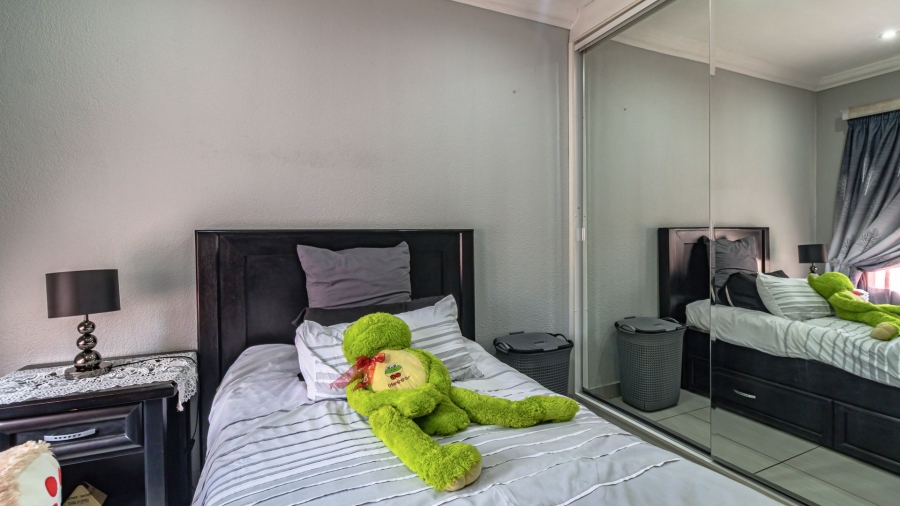 5 Bedroom Property for Sale in Glenvista Gauteng