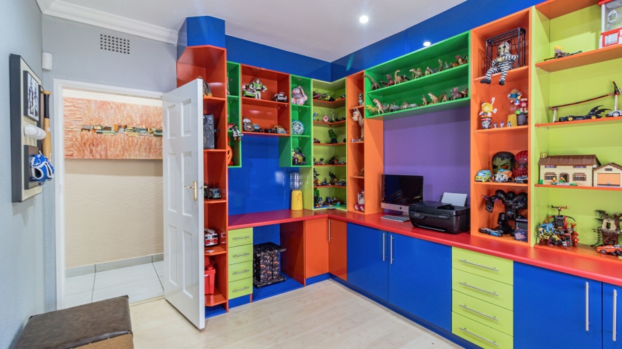 5 Bedroom Property for Sale in Glenvista Gauteng