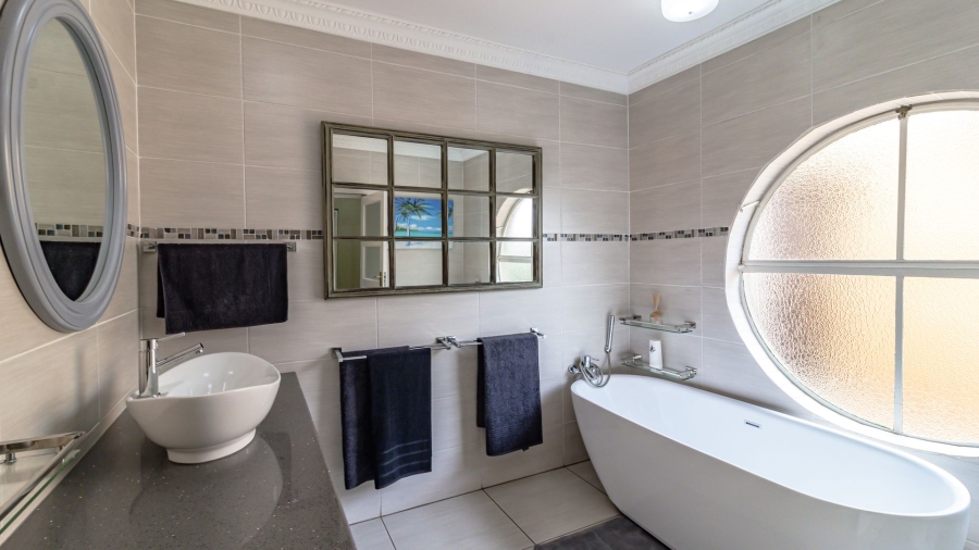 5 Bedroom Property for Sale in Glenvista Gauteng