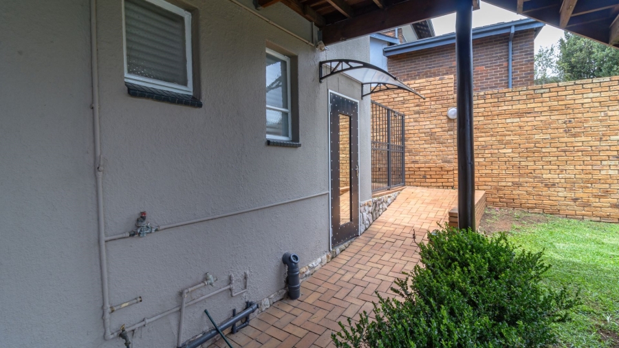 5 Bedroom Property for Sale in Glenvista Gauteng