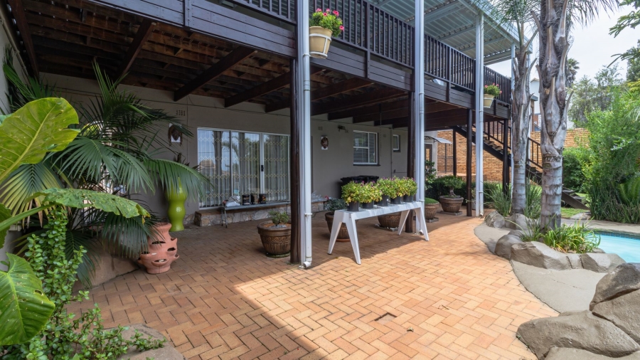 5 Bedroom Property for Sale in Glenvista Gauteng