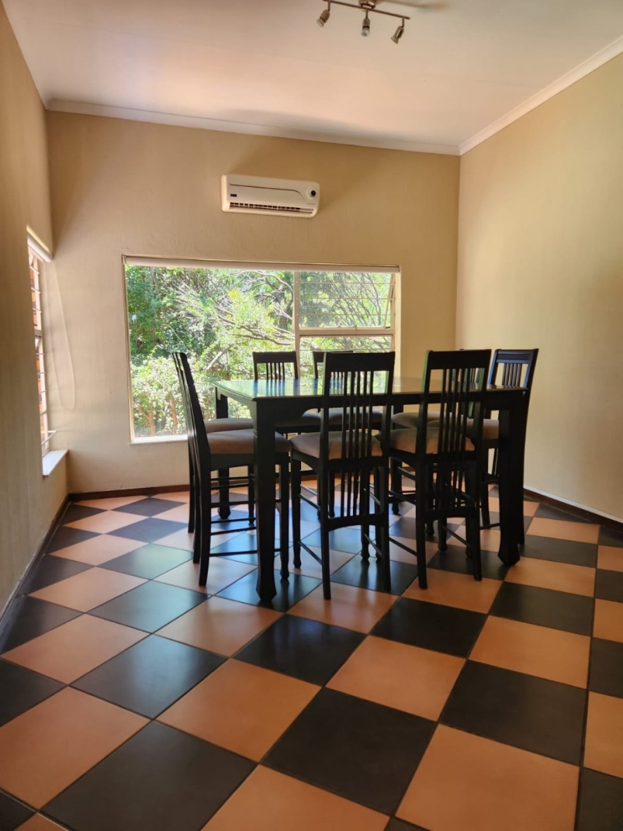 To Let 4 Bedroom Property for Rent in Glenvista Gauteng
