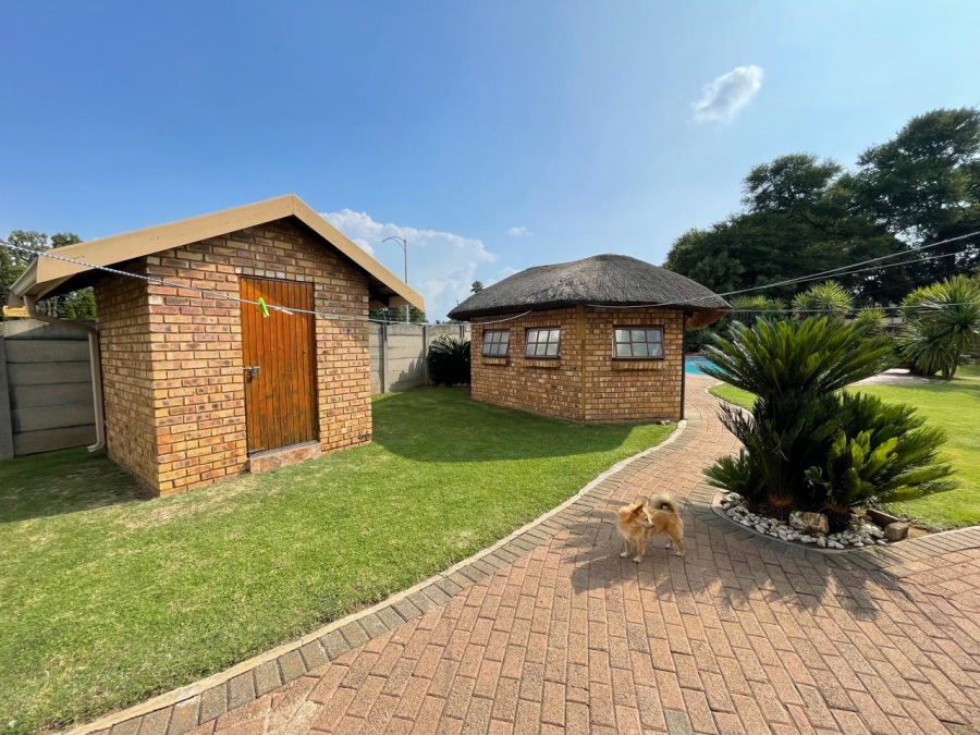 3 Bedroom Property for Sale in Dunnottar Gauteng
