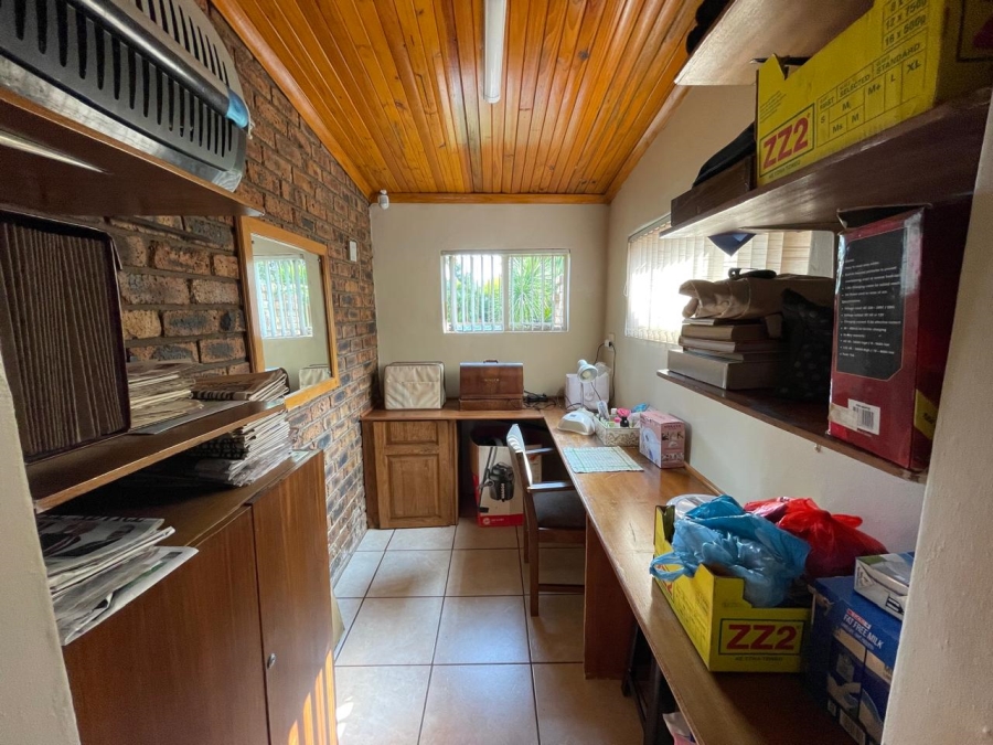 3 Bedroom Property for Sale in Dunnottar Gauteng