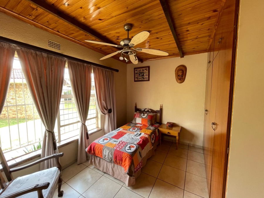 3 Bedroom Property for Sale in Dunnottar Gauteng