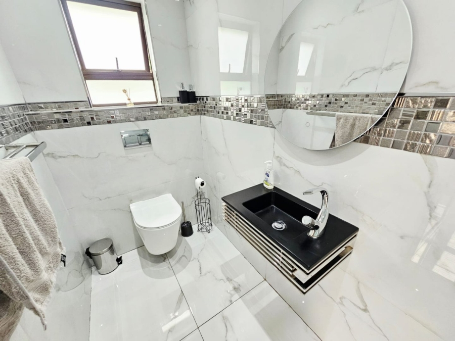 4 Bedroom Property for Sale in Monavoni Gauteng